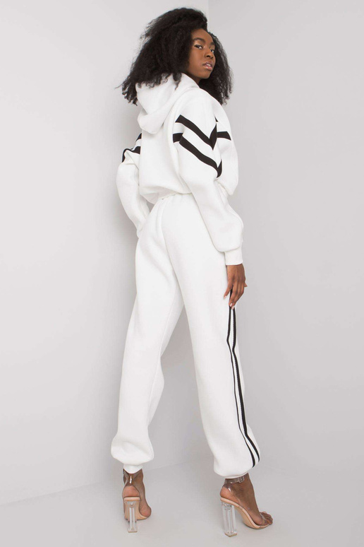 Bílý ležérní set s pruhy Stacy