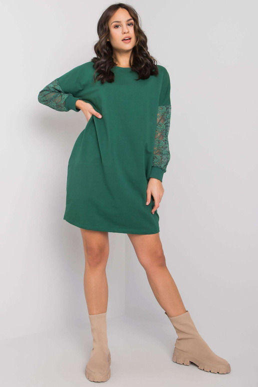 Tmavě zelené šaty s krajkovými rukávy...