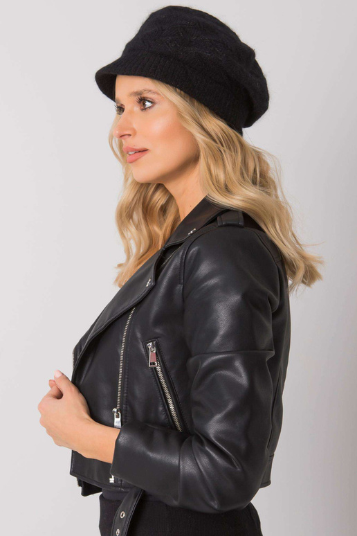 Černá zimní kšiltovka