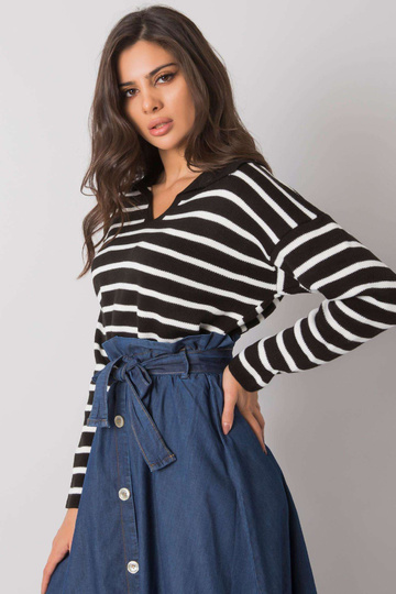 Černý pruhovaný svetr... 2