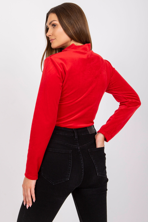 Červená velurová halenka s výstřihem... Červená velurová halenka s výstřihem...