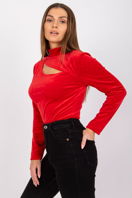 Červená velurová halenka s výstřihem... Červená velurová halenka s výstřihem...