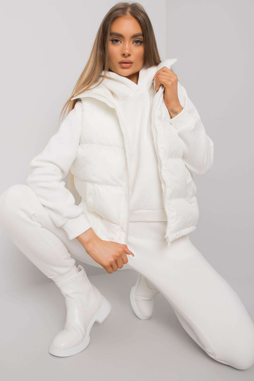 Bílá souprava s vestou Aysel