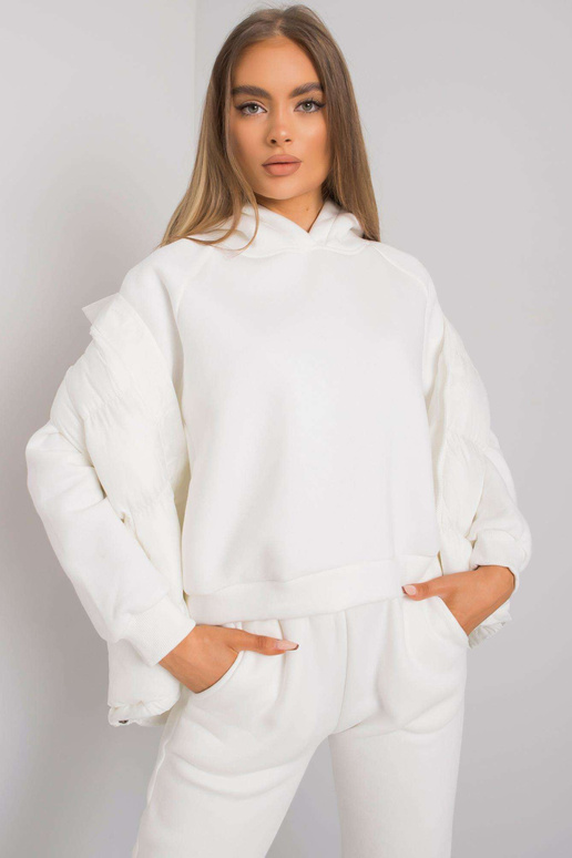 Bílá souprava s vestou Aysel