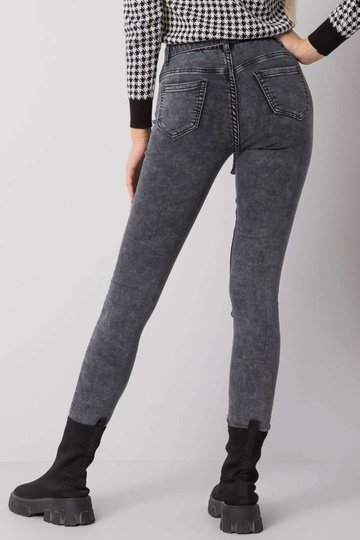 Šedé vypasované džíny s...