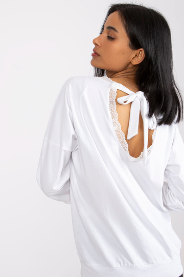 Bílá halenka se zavazováním... 2