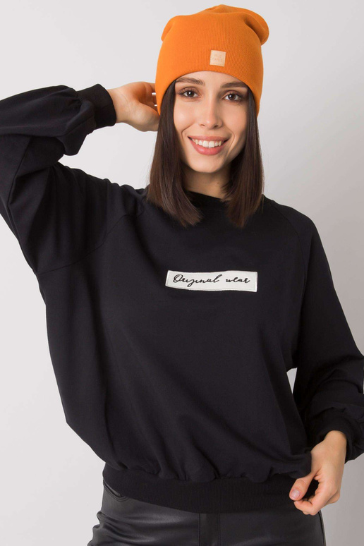 Světle oranžová dámská čepice s čepicí