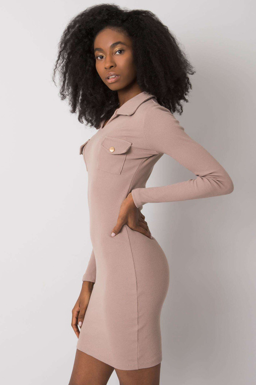 Tmavě béžové vypasované šaty s...