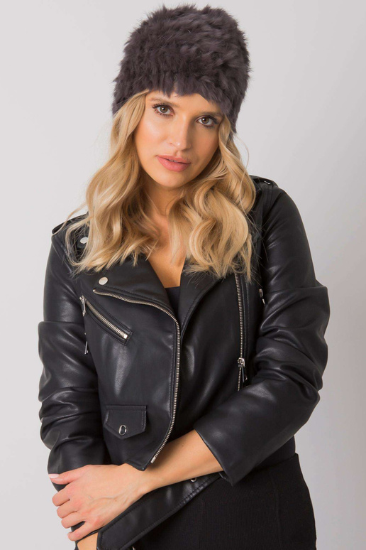 Čepice z grafitové kožešiny