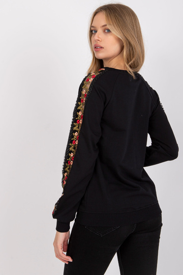 Černá mikina s ozdobnými... 2