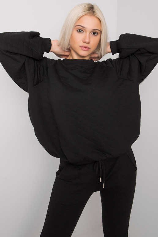 Černá dvoudílná prošívaná souprava...