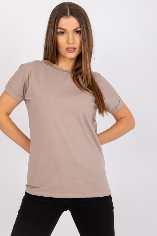 Tmavě béžová halenka s výstřihem na...