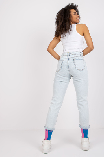 Světle modré mom jeans... 2