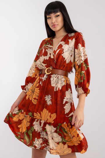 Světle hnědé šaty s páskem... 2