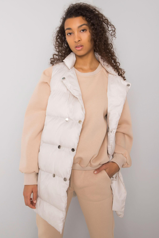 Béžová třídílná souprava s vestou...