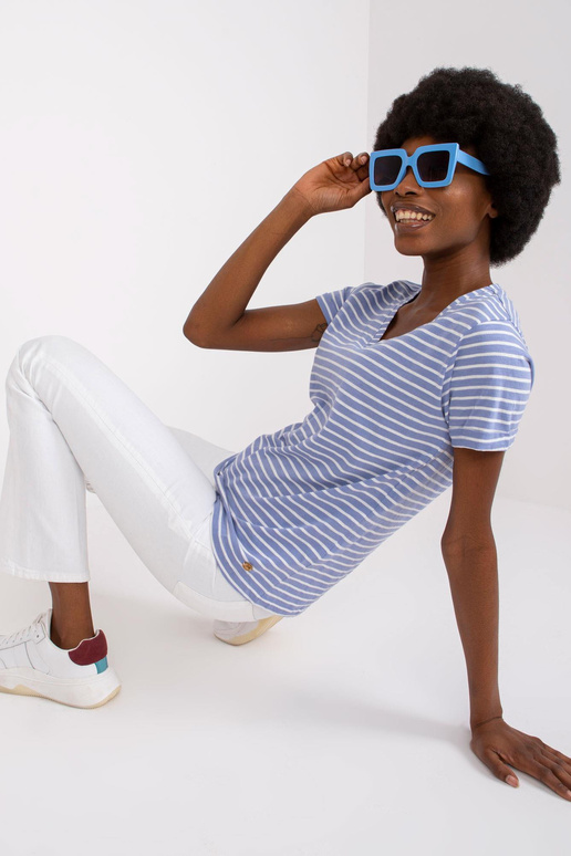 Světle modré bavlněné tričko pro ženy...