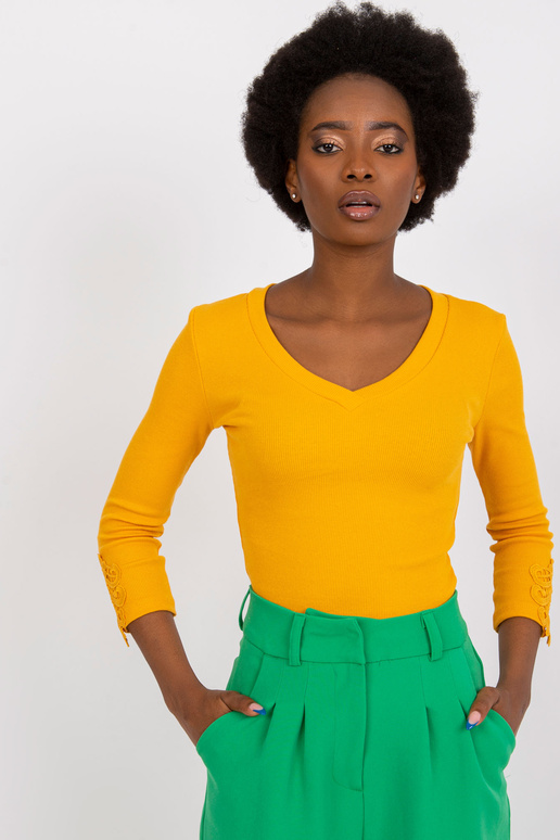 Světle oranžová proužkovaná halenka...