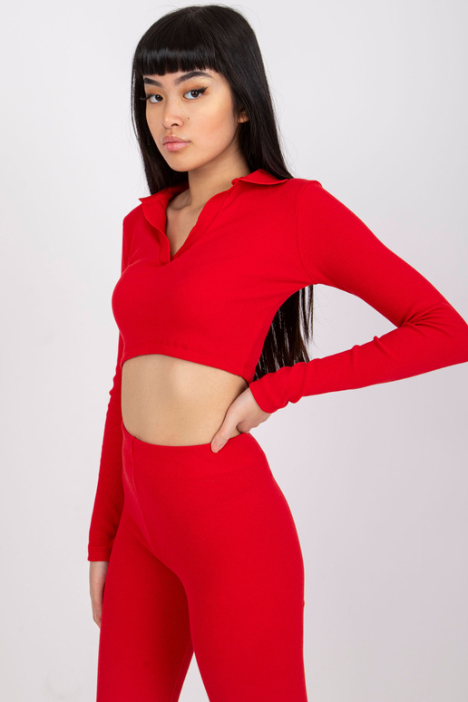 Červená krátká halenka s pruhem...