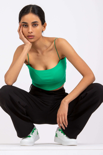 Zelený crop top s pruhy...