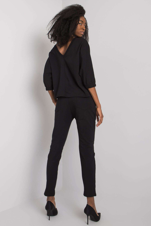 Černá bavlněná souprava s nášivkou...