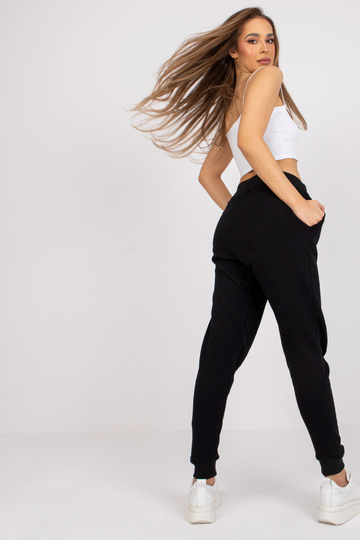 Černé bavlněné tepláky... 2