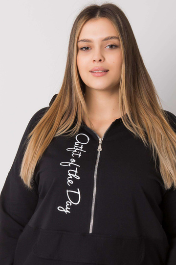 Černá obyčejná halenka...