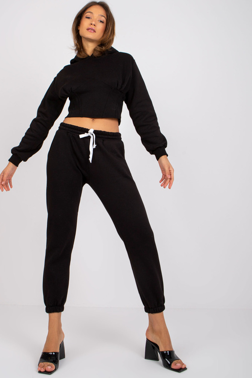 Černá tepláková souprava s kalhotami...