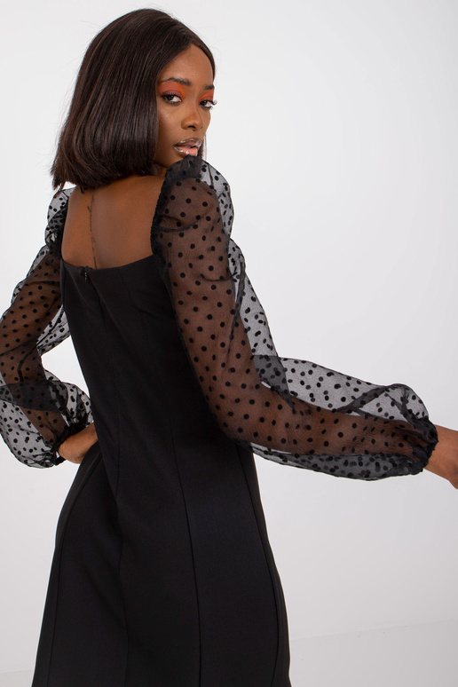 Černé koktejlové šaty s nabíranými...