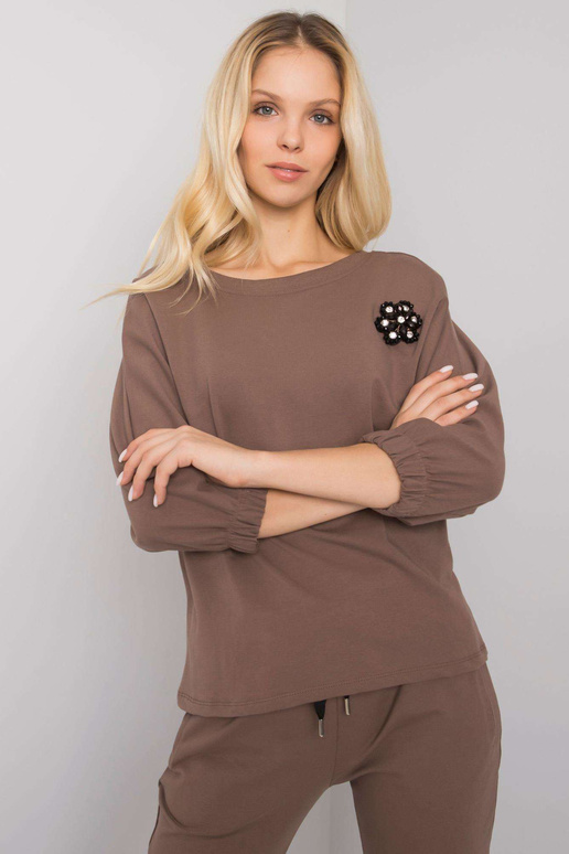 Hnědá bavlněná souprava s nášivkou...