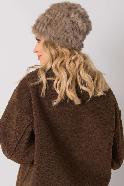 Tmavě béžová kožešinová čepice