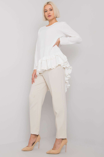 Bílá halenka s volánem... 2