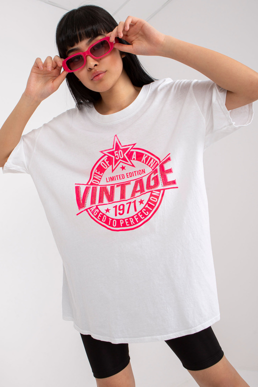 Bílé a růžové volné tričko s nášivkou