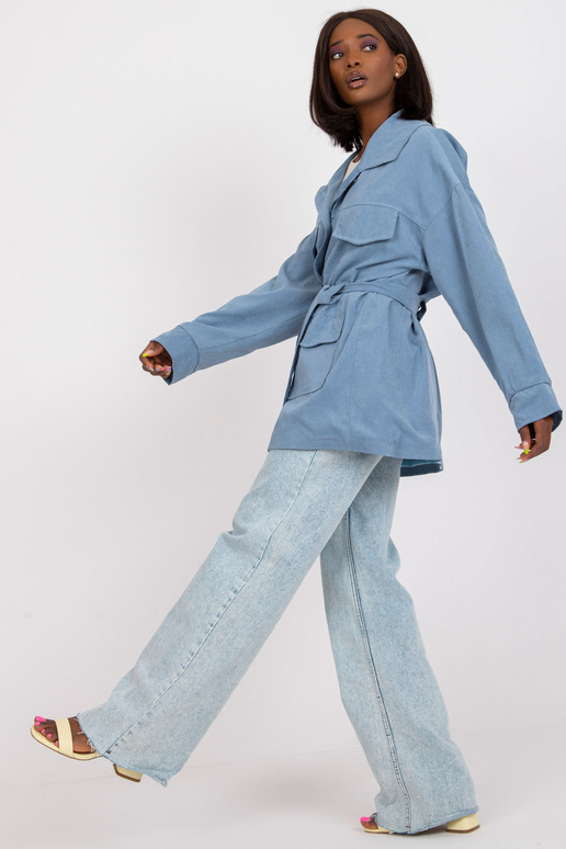 Modrý krátký kabát s páskem