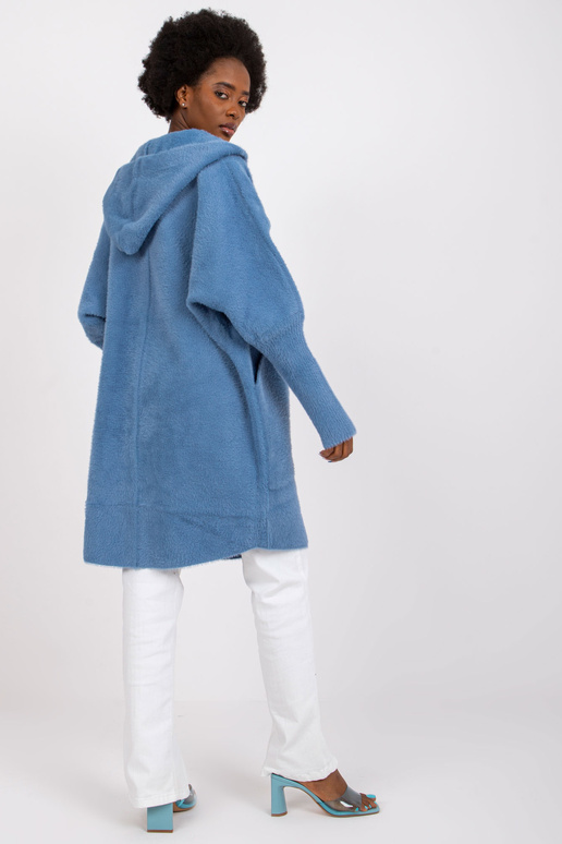 Carolynin světle modrý kabát z alpaky...