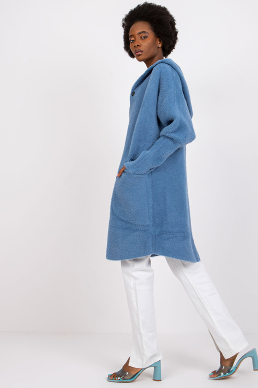 Carolynin světle modrý kabát z alpaky...