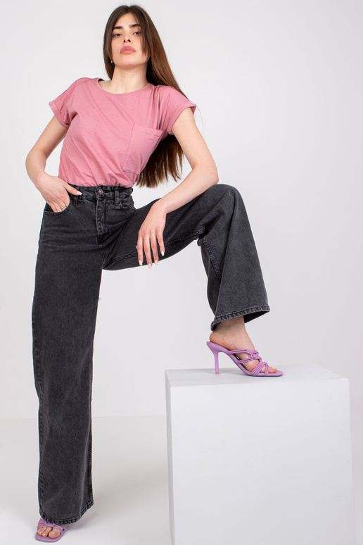 Špinavé růžové bavlněné tričko...