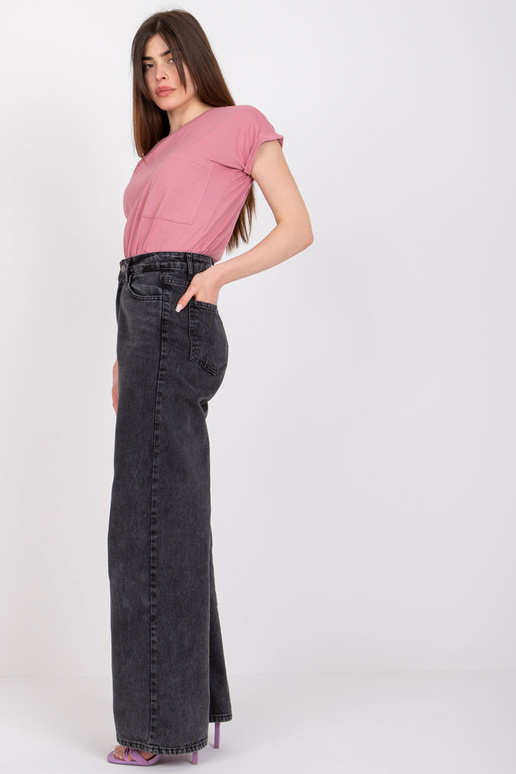 Špinavé růžové bavlněné tričko...