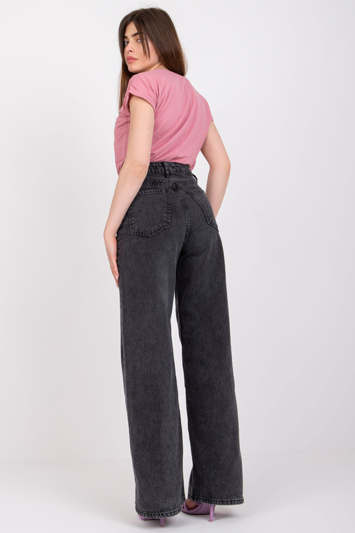 Špinavé růžové bavlněné tričko...