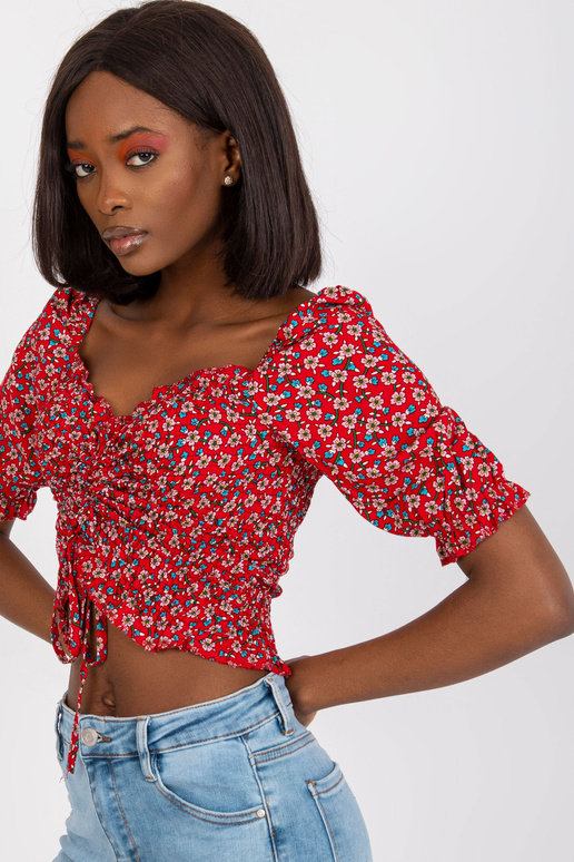 Červená krátká halenka s květinami s...