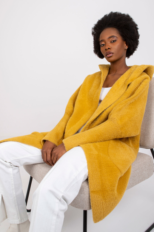 Žlutý kabát z alpaky s kapsami od...