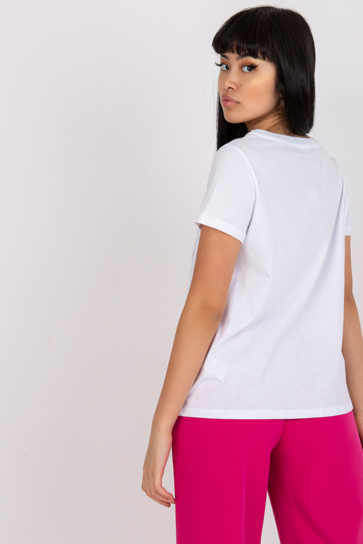 Bílé tričko s nášivkou a titulky