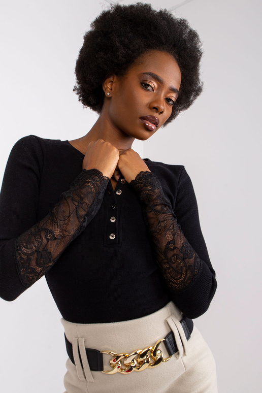 Černá žebrovaná halenka s krajkou...