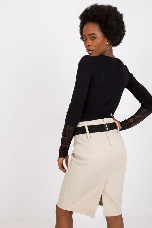 Černá žebrovaná halenka s krajkou...