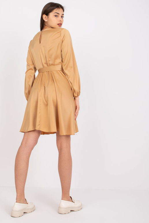 Velbloudí vzdušné koktejlové šaty...