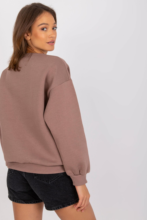 Hnědá mikina s kulatým výstřihem...