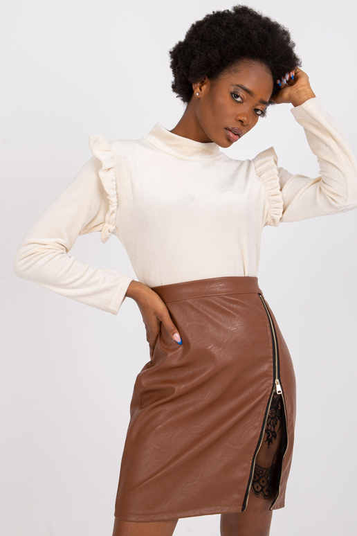 Béžová velurová halenka s volánky... Béžová velurová halenka s volánky...