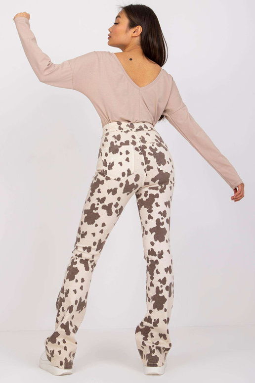 Béžová základní dámská halenka Larissa Béžová základní dámská halenka Larissa