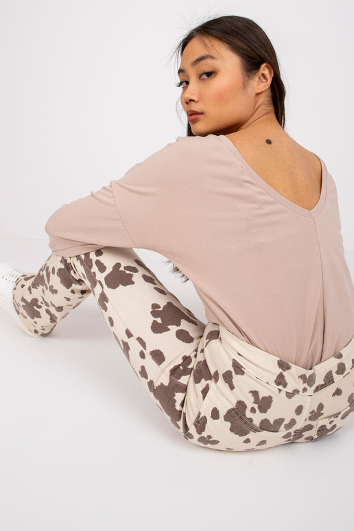 Béžová základní dámská halenka Larissa Béžová základní dámská halenka Larissa