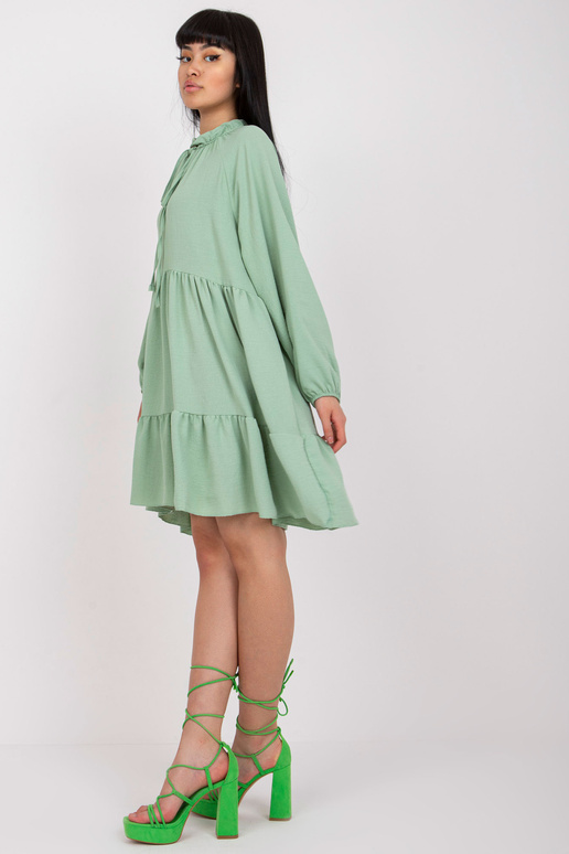 Světle zelené šaty ve stylu boho s...