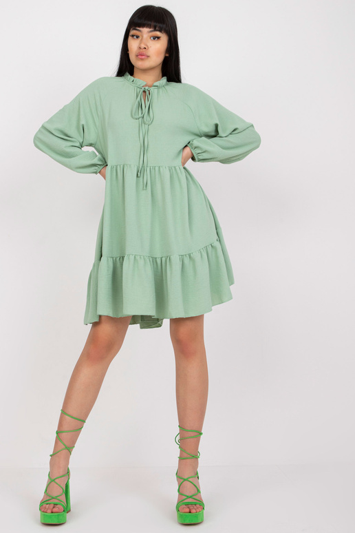 Světle zelené šaty ve stylu boho s...